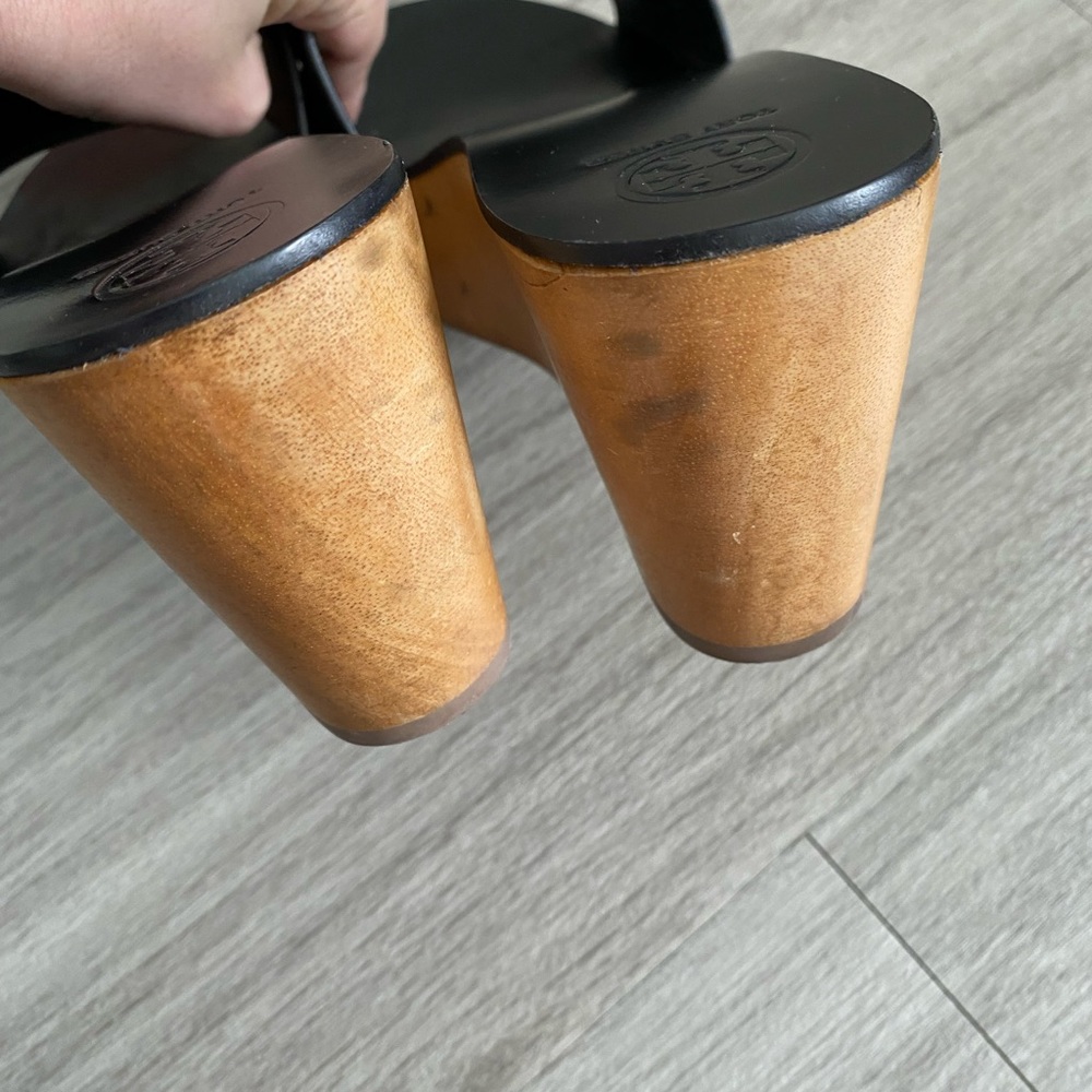 Tory Burch Logo Wood Wedge Slip-on Sandals~ 9 - Picture 6 of 8